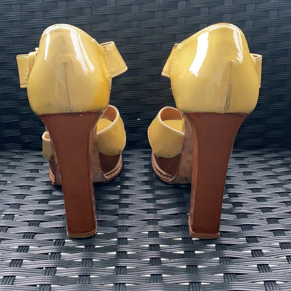 Nude‎ patent leather Michael Kors platform heels - Picture 5 of 8